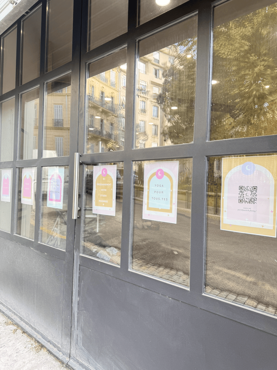 L'entrée du studio de yoga Moonrise